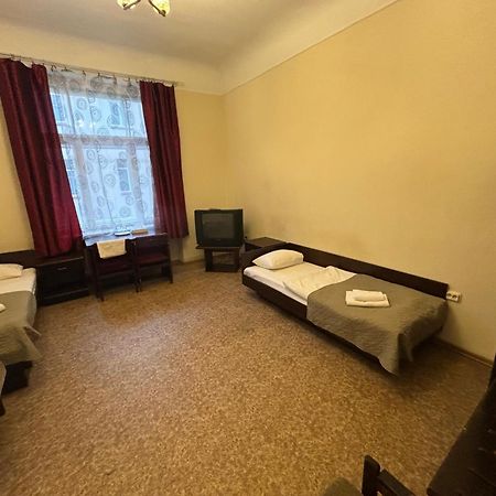 Hostel Viktorija with Private Rooms Riga Buitenkant foto