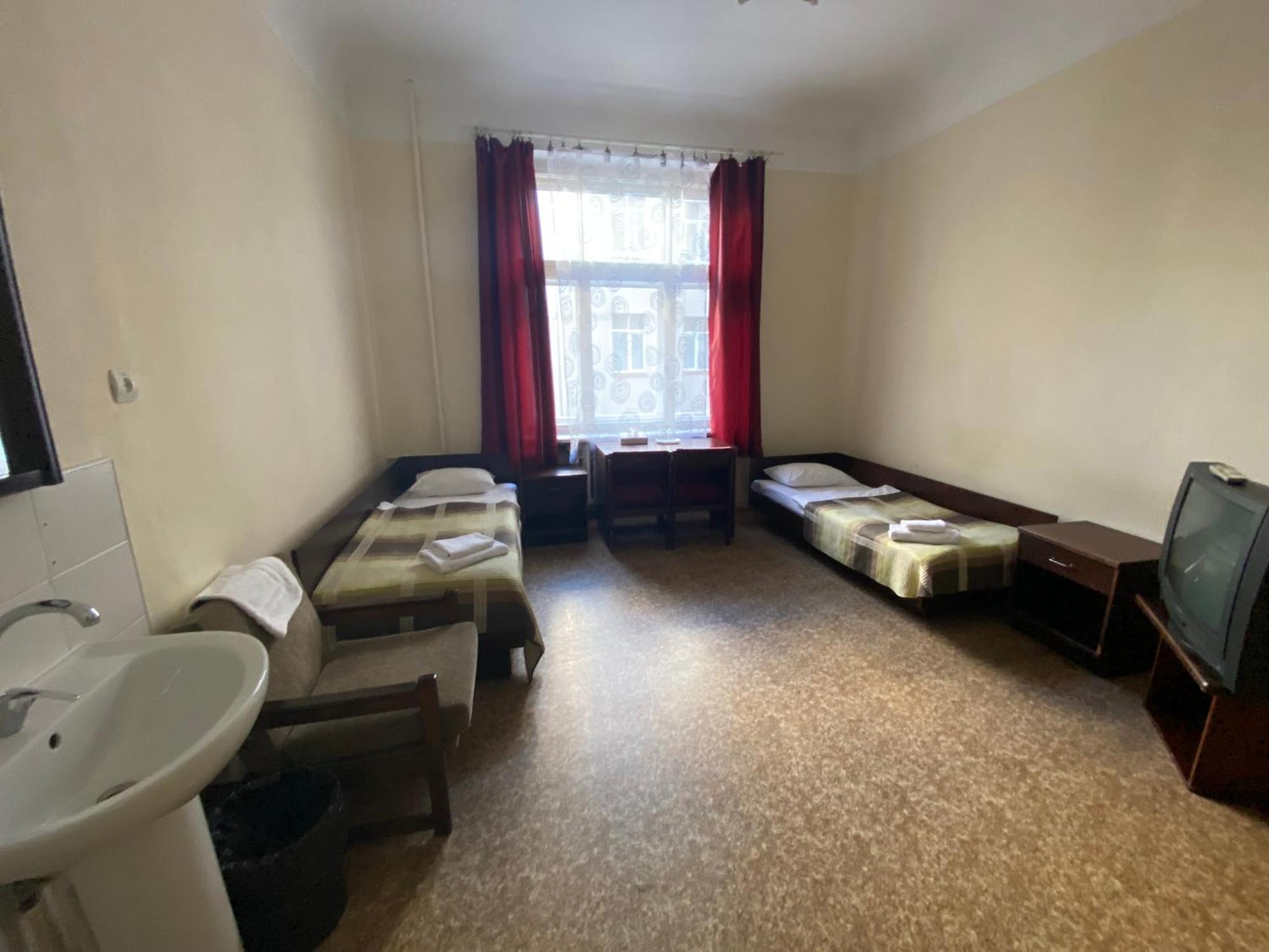 Hostel Viktorija with Private Rooms Riga Buitenkant foto