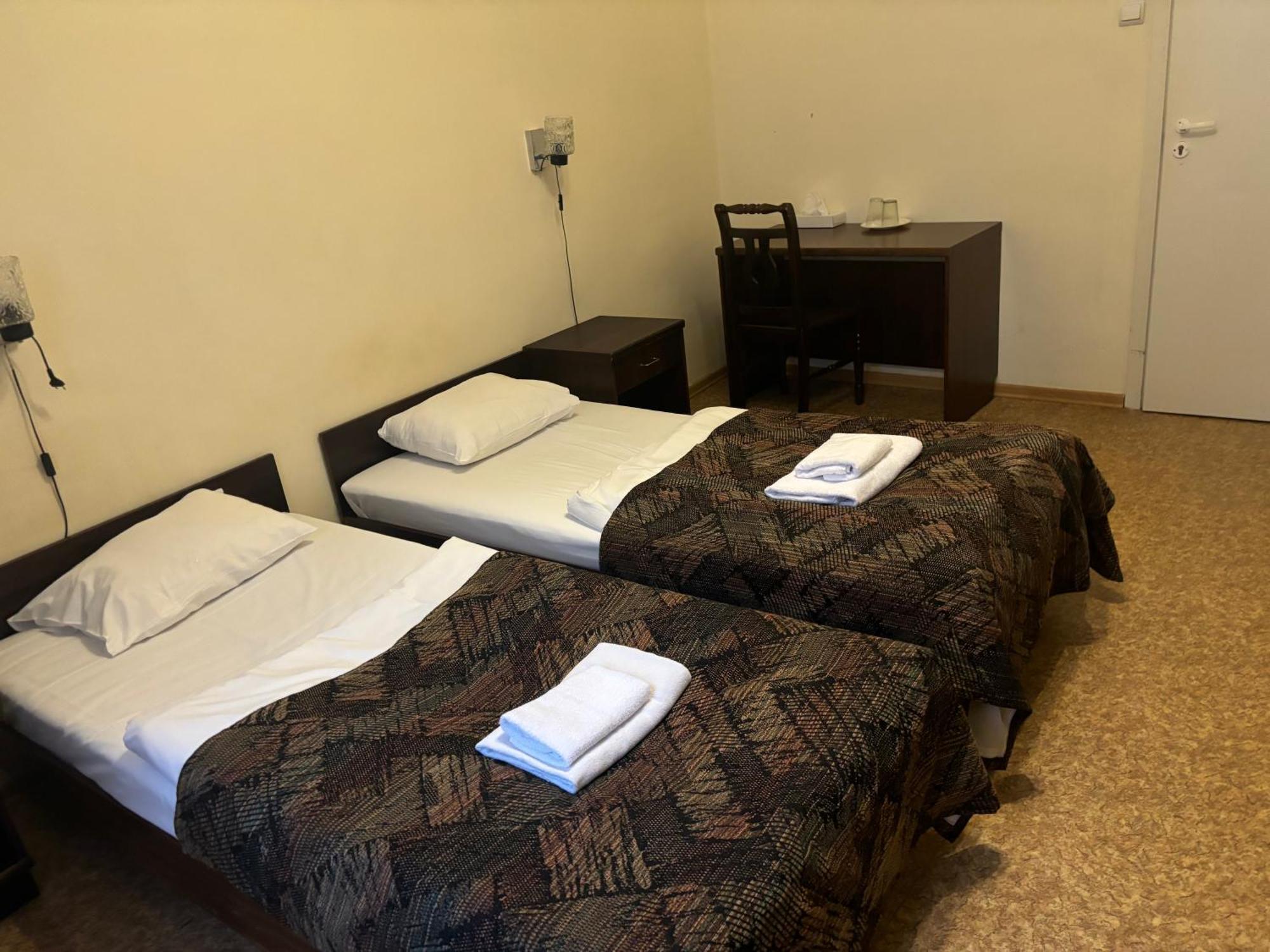 Hostel Viktorija with Private Rooms Riga Buitenkant foto