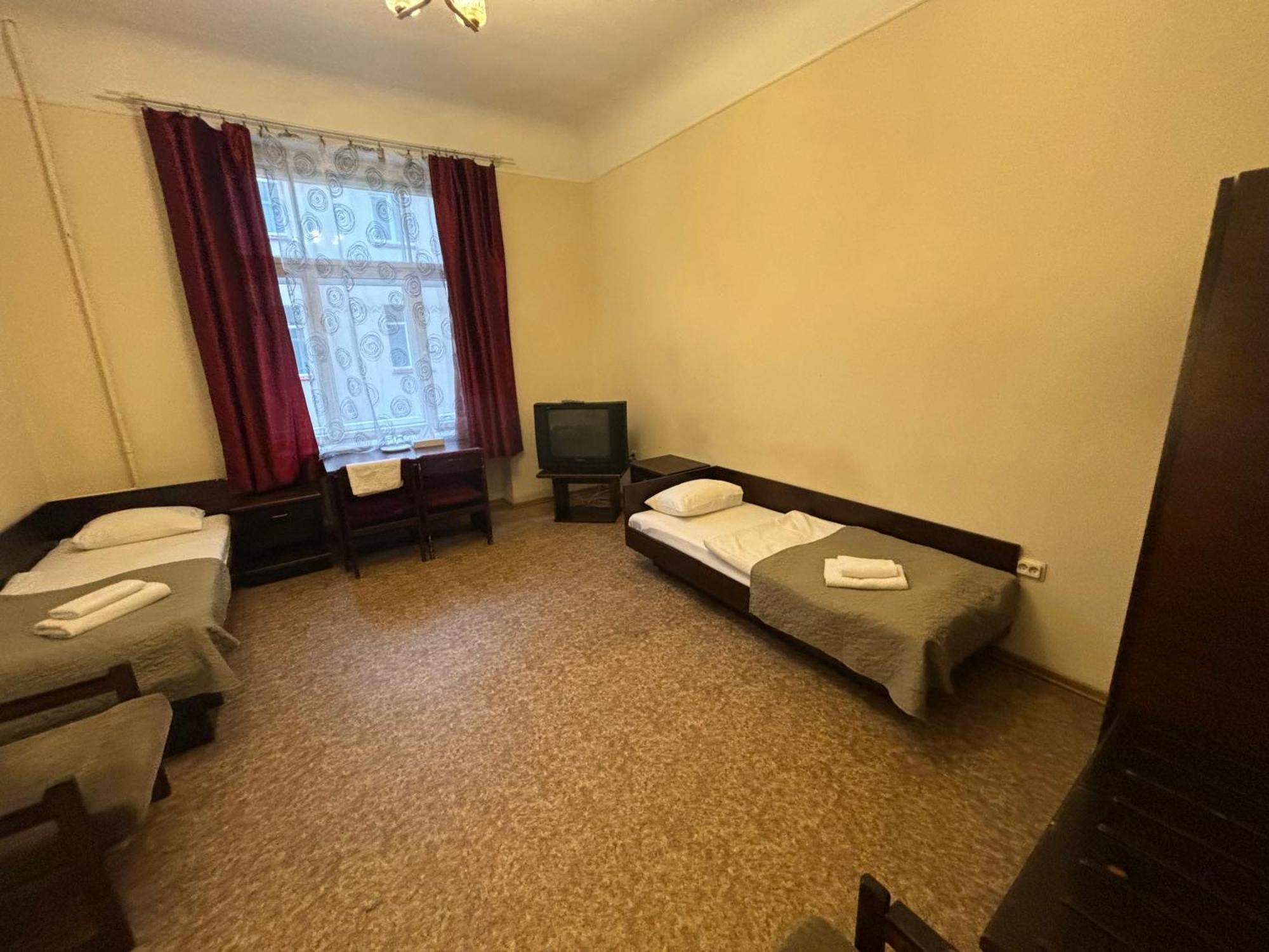 Hostel Viktorija with Private Rooms Riga Buitenkant foto